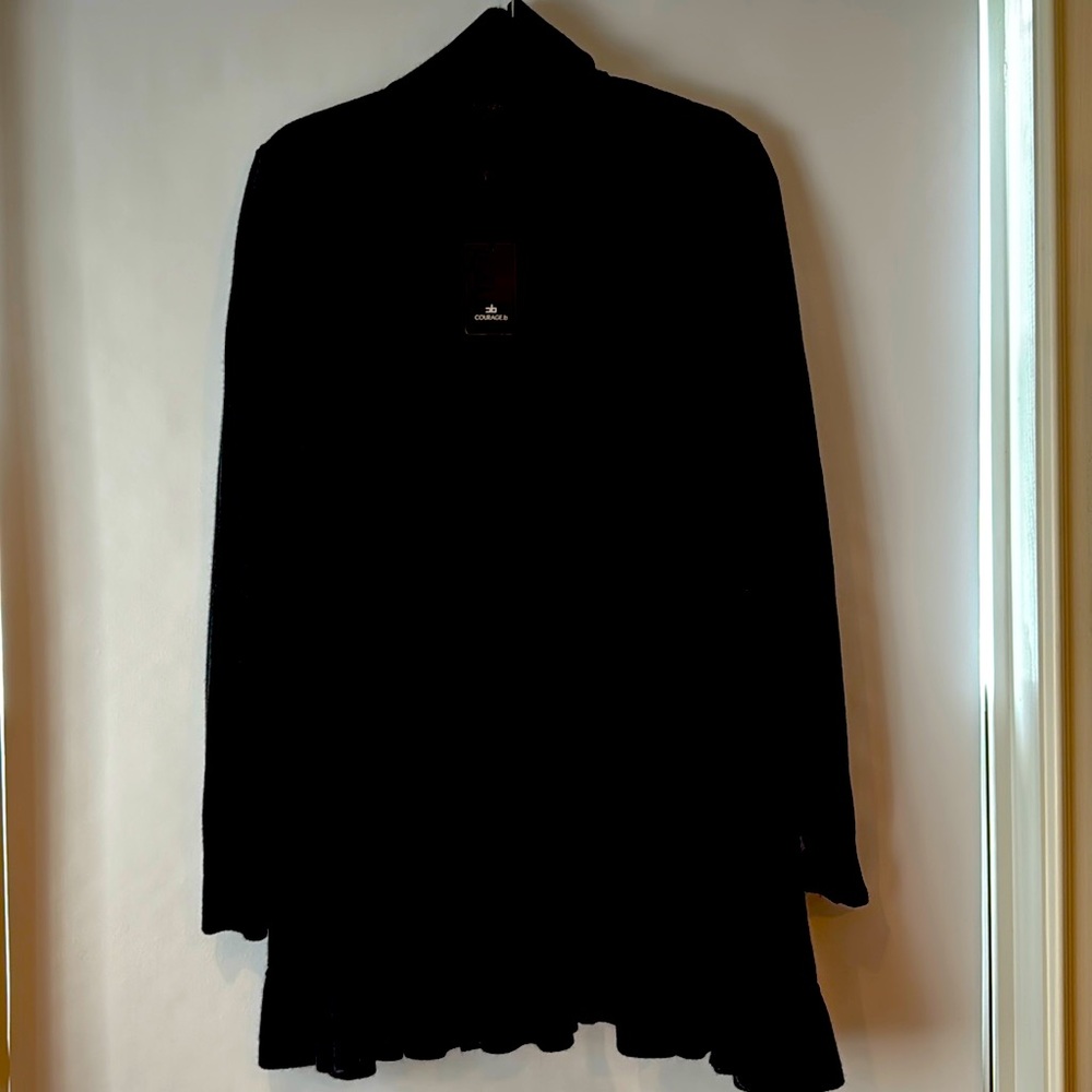 Black COURAGE.b sweater in wool/cashmere blend.